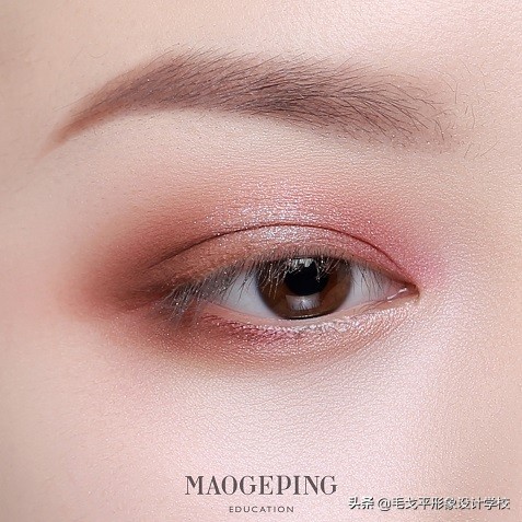 日常妆容显大有神眼妆怎么画,眼妆怎么画显大又干净裸妆