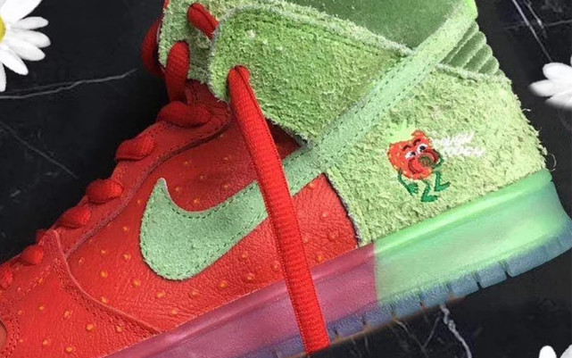 两大神仙鞋款，一个清新可人一个挑战审美，你会喜欢哪个？