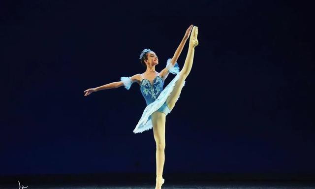 5岁女童被车撞死事件,意大利11岁女孩被撞