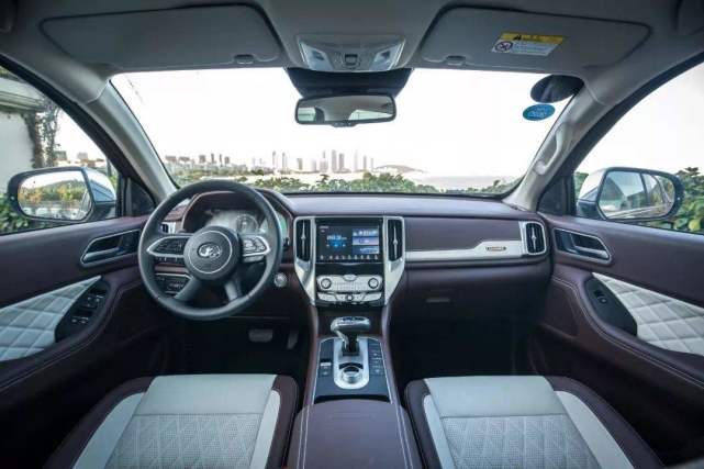 开挂一般的长城皮卡，凭啥将合资车按在地上摩擦？