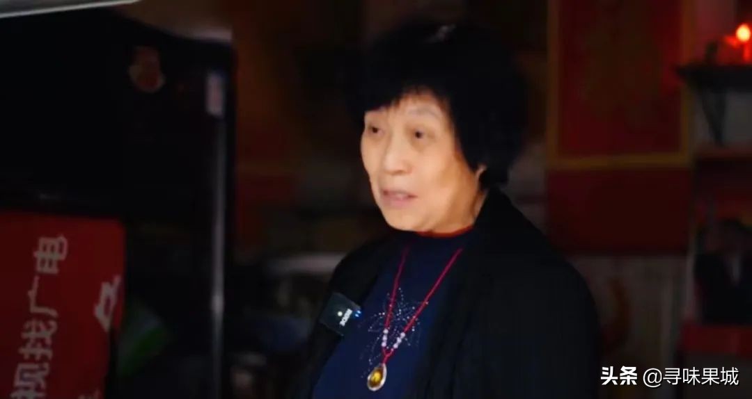 83岁老阿婆卖串串,成都70岁阿婆摆摊