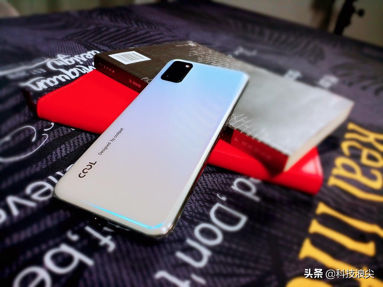 我用这台800块的手机，换下了使用多年的6sp