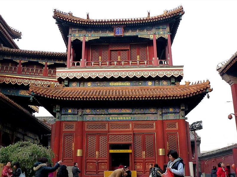 去雍和宫烧香进哪个门,到北京雍和宫焚香