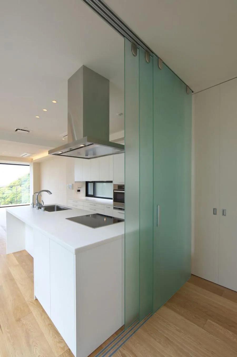 开放式厨房三联动玻璃门,开放式厨房加装玻璃门