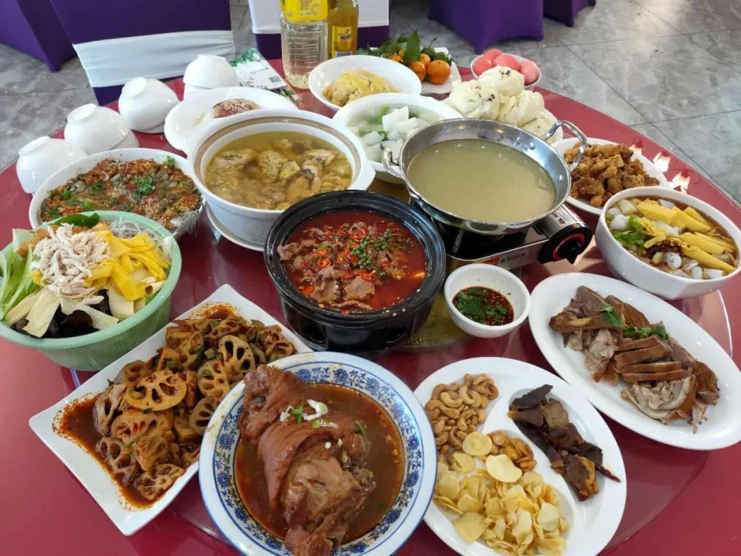 弥勒97年历史的老饭店，传了四代人，穿开裆裤小娃吃成了老头