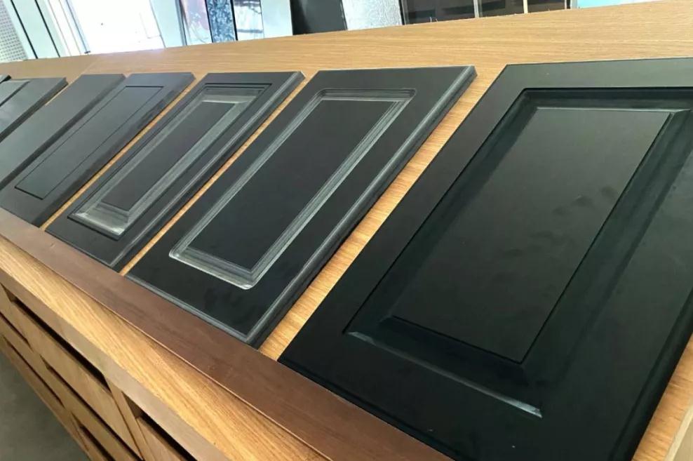 利用竹炭做成的板材，外表虽“其貌不扬”但功效“小清新”