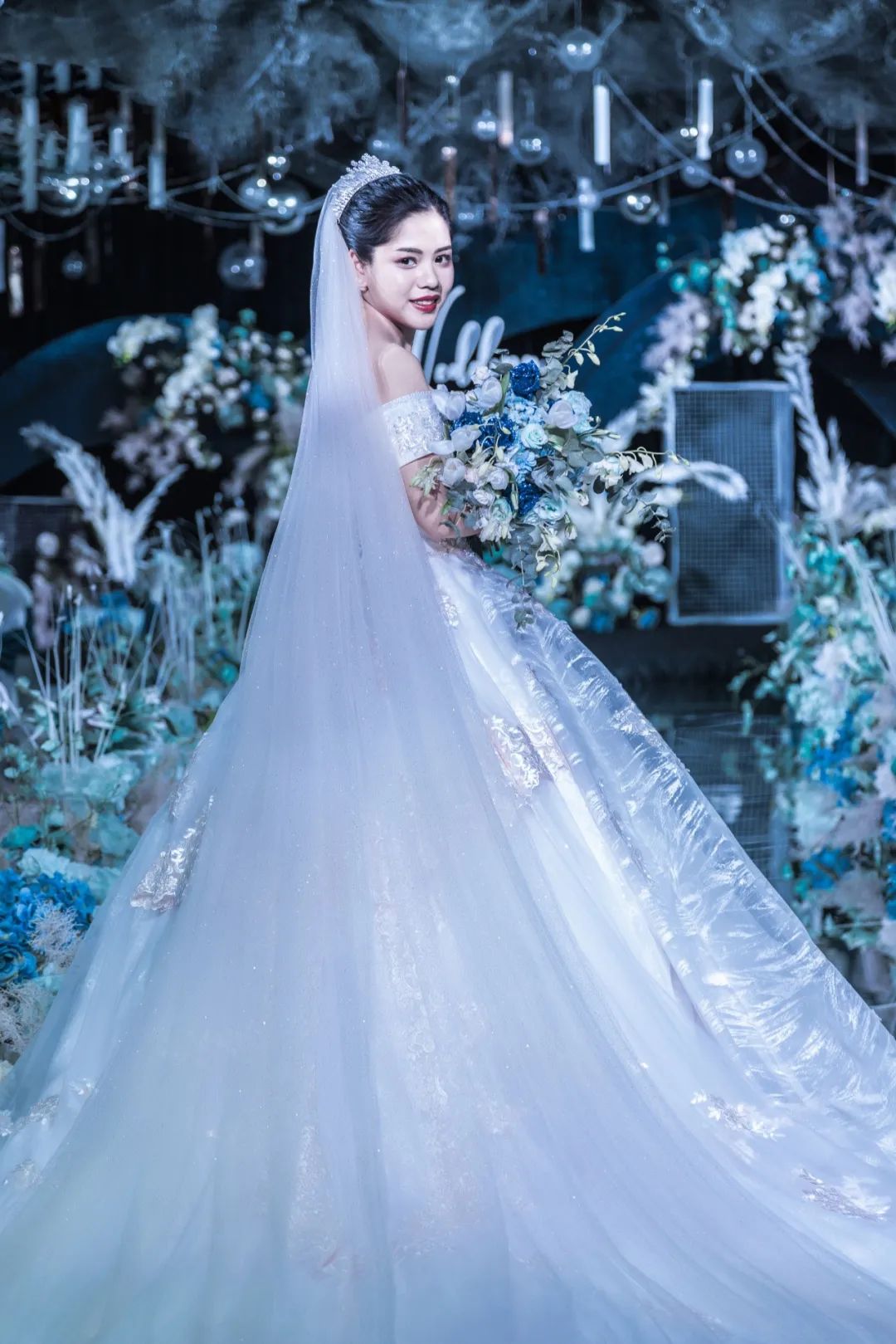 这场静谧梦幻的蓝色星空婚礼,一场神秘浪漫的星空婚礼