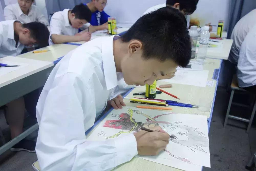 北大青鸟郑州翔天信鸽培训中心,郑州北大青鸟翔天信鸽哪个好