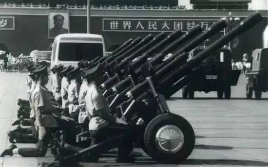 1984年10月1日国庆节,中国为什么选10月1日为国庆节