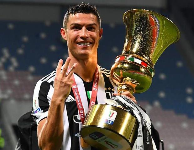 梅西和c罗谁更强必须给一个答案,各大名宿对梅西和c罗的评价