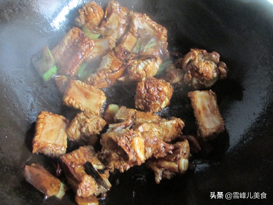 炖排骨又硬又柴怎么办,炖排骨又柴又硬怎么回事