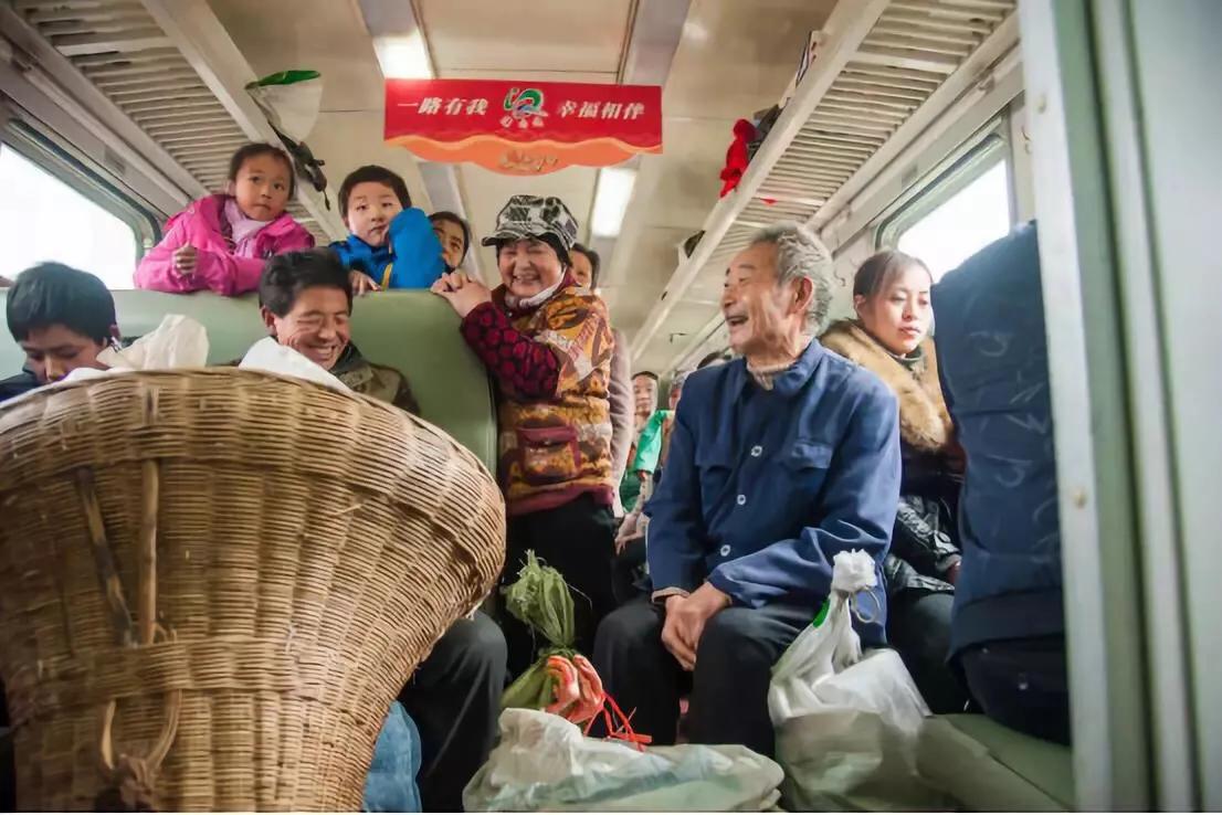 铁老大欠债5万多亿，为什么20多年火车票却不涨价？