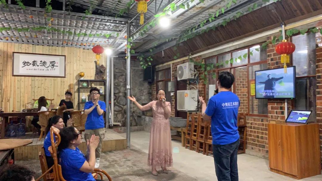 这帮人五一用爱心启航，一起为广西凌云大山的孩子点燃艺术之梦！