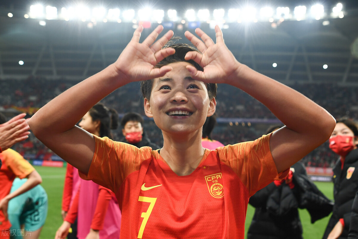 中国女足铿锵玫瑰在哪一年,中国女足铿锵玫瑰mtv