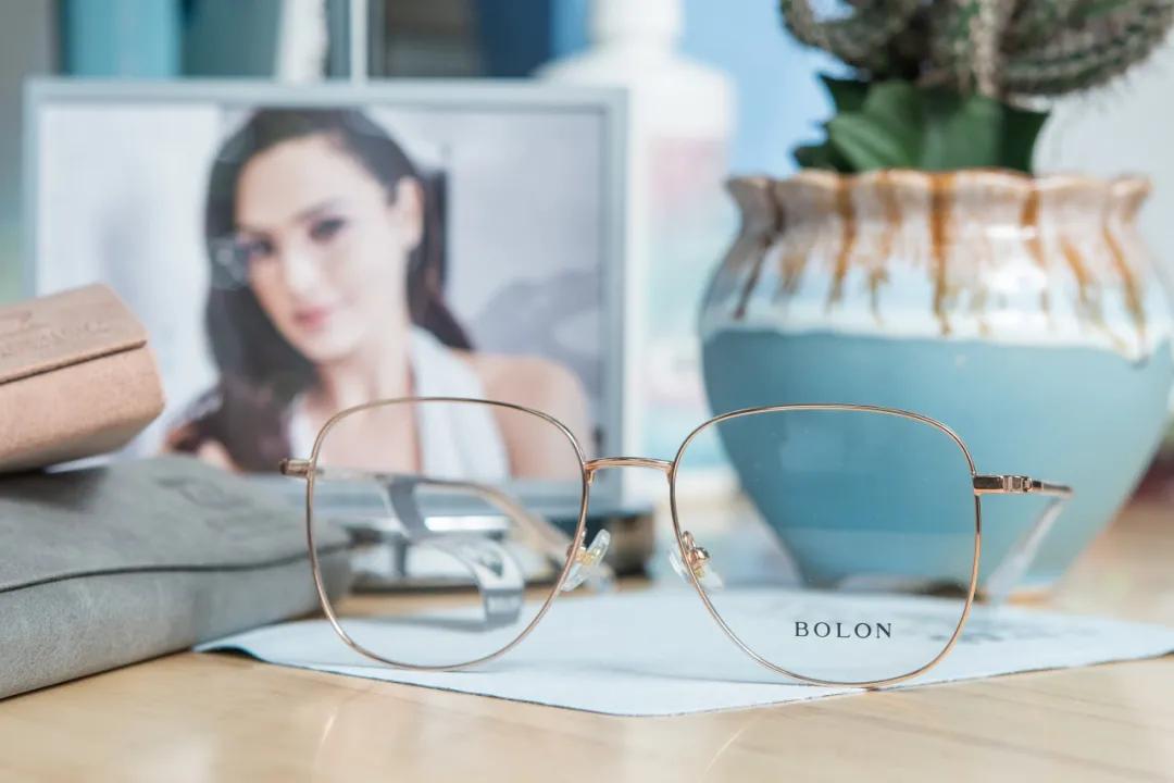 蔡司依视路眼镜店一般打几折,眼镜店蔡司依视路几折