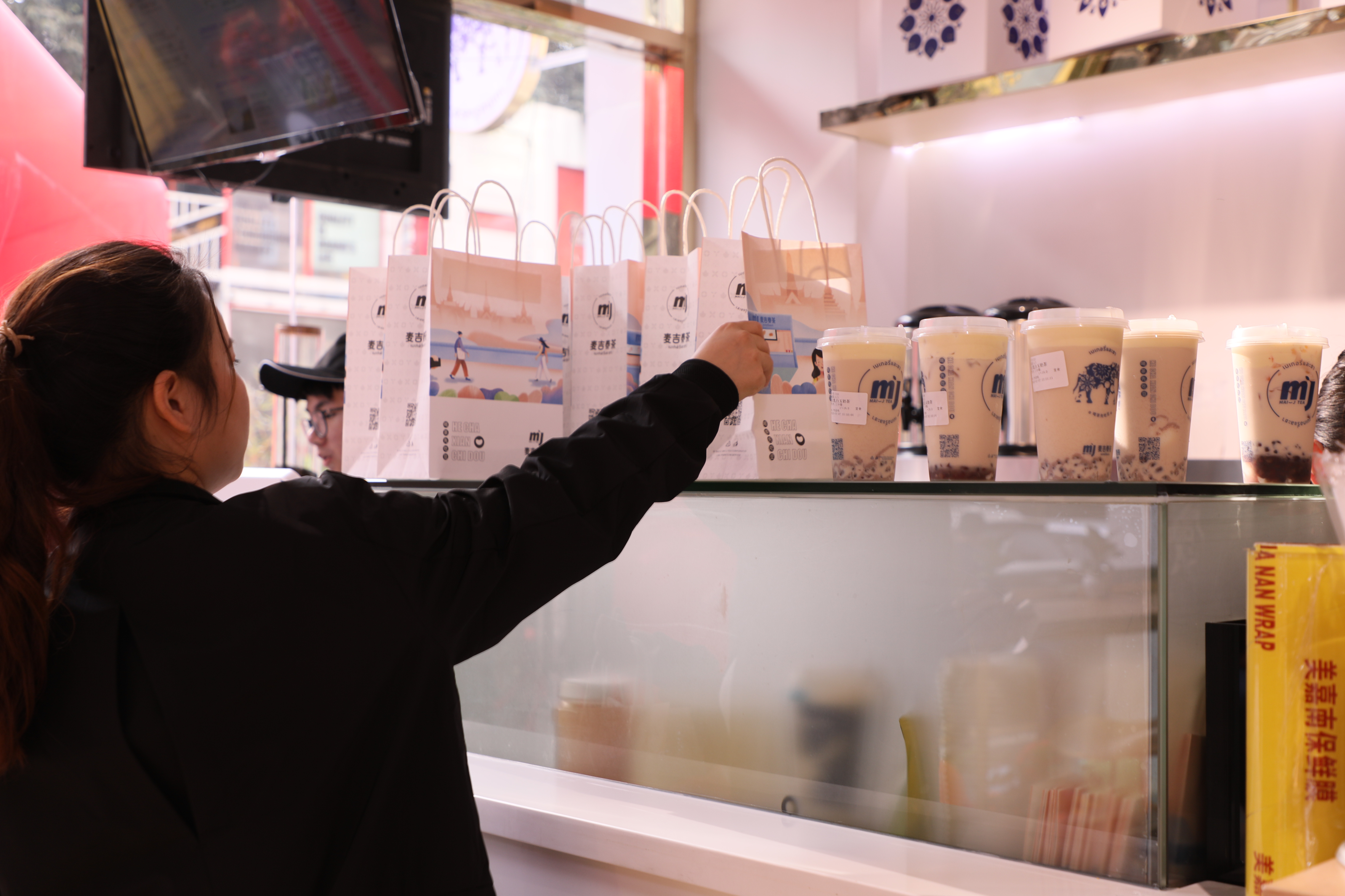 饮品奶茶加盟创业项目简介,不想加盟奶茶店如何开