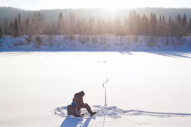 机票太贵往返三千多还有必要去吗,国内往返机票比单程便宜