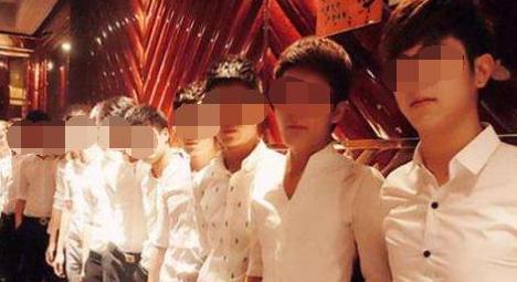 21岁大学生去当“男陪侍”，服务对象可男可女：工资日结一次300