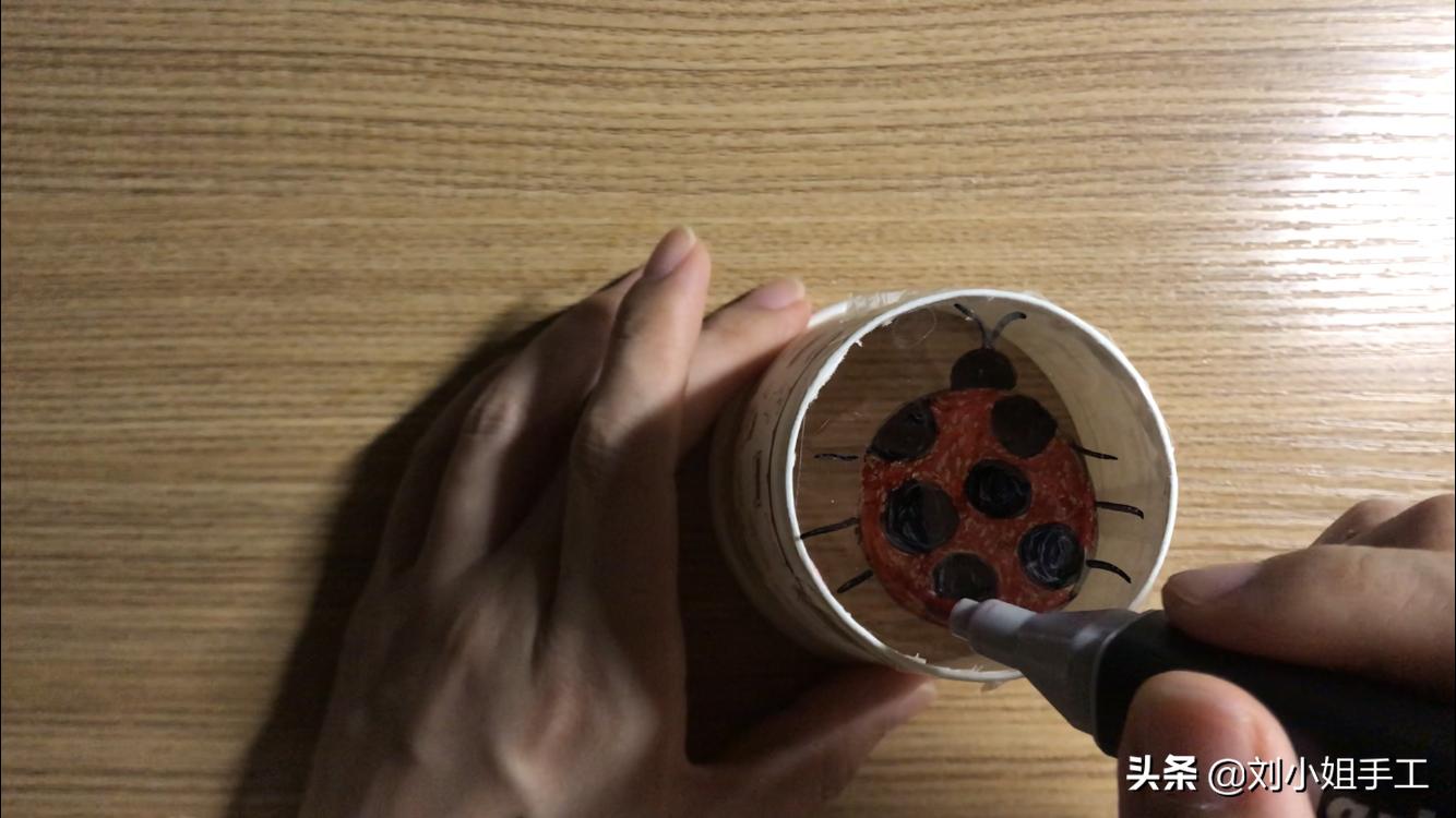 纸杯投影仪自制玩具玩法,纸杯投影玩具怎么制作教程