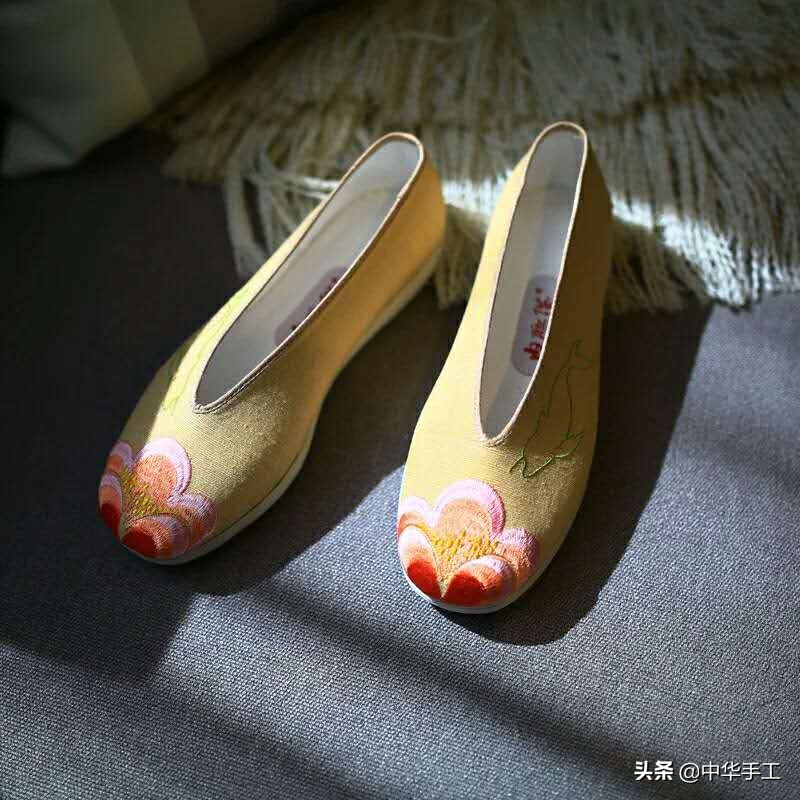 内联升布鞋联名款大鱼海棠,老北京民族风布鞋该怎么搭配