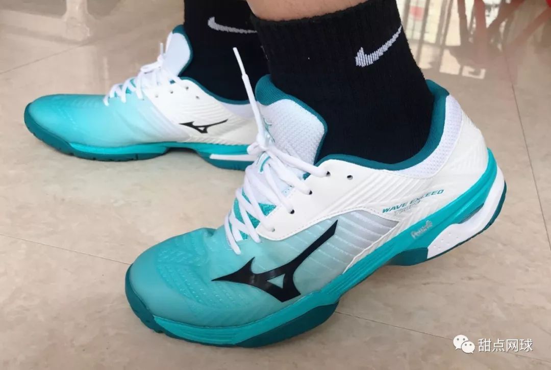 美津浓足球鞋wave系列评测,美津浓waveup足球鞋开箱测评