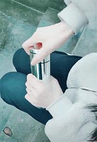 买了个保温杯，结果里面塞满了口红，这是买到假货了？