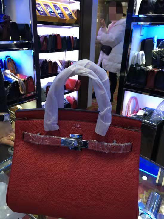 微商代购奢侈品靠谱吗,如何识别微商代购骗局揭秘