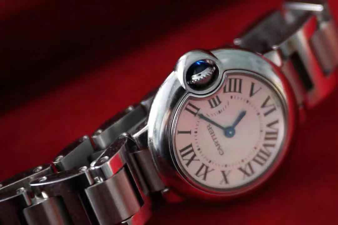 人生不需要刻意讨好，女神最爱——卡地亚蓝气球