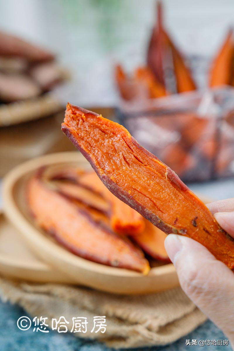 它叫枣却不是枣，柔软有韧性，不用晒几天，几小时就做一大盘