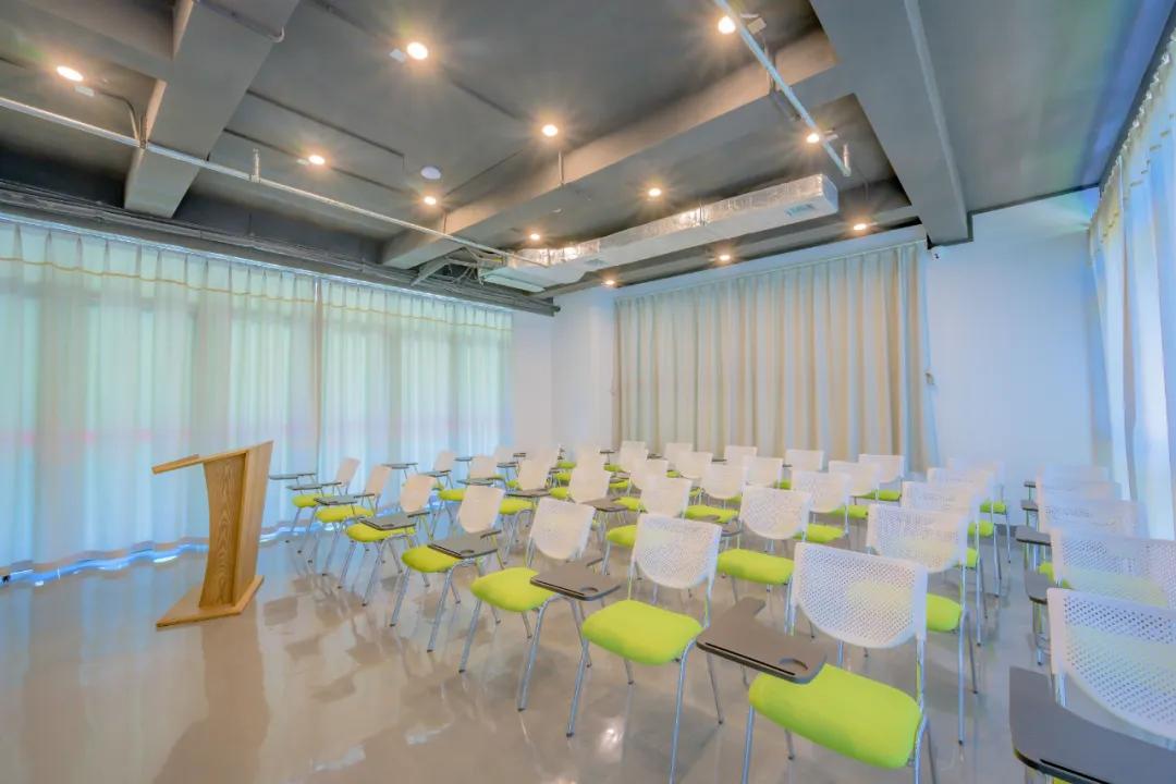 @准新人们，这个周末“喜遇809”主题婚礼秀等你来