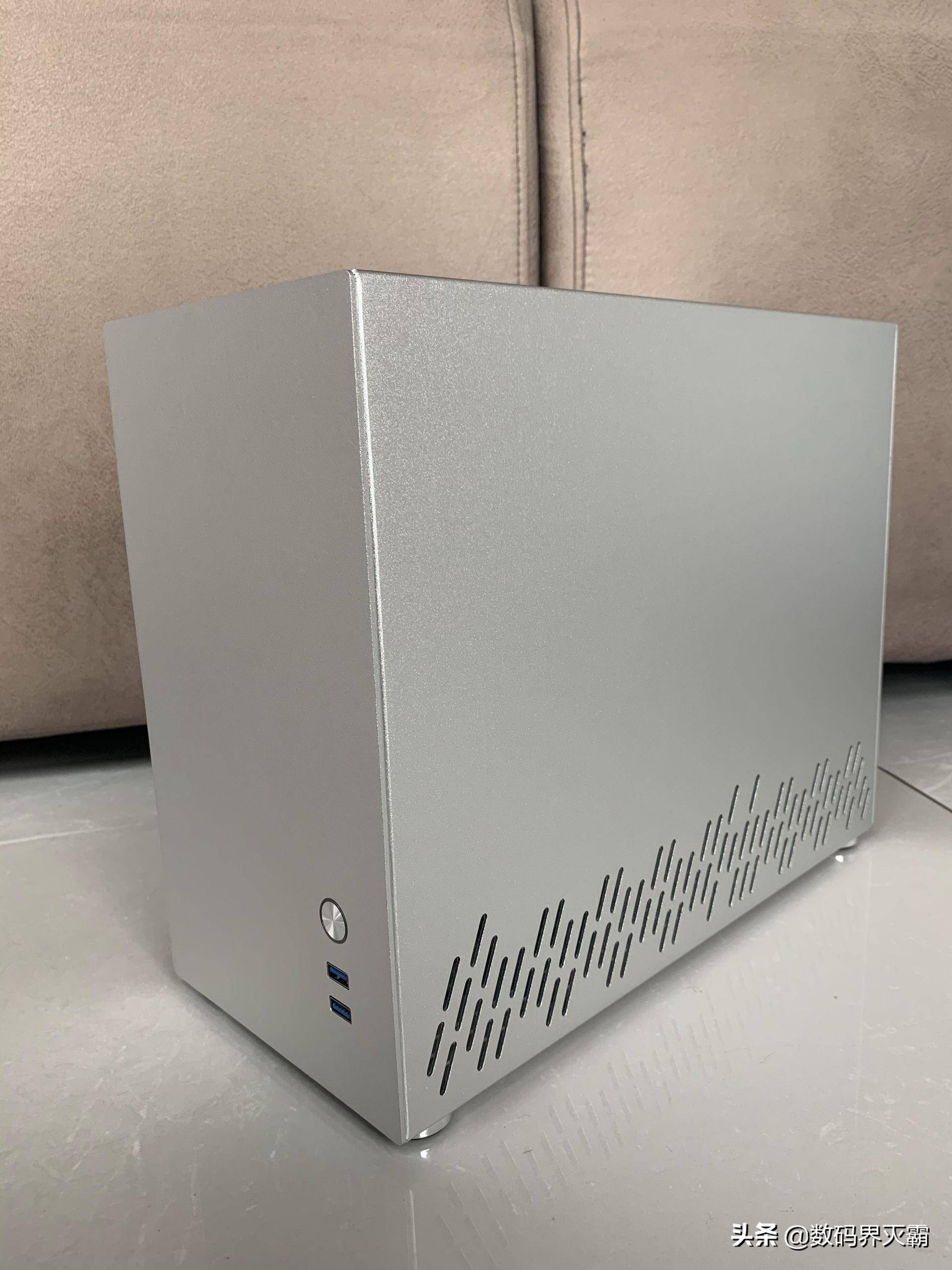 电脑小白穷折腾,我需要一台小机箱,雷匠,Rayarti-M3机箱使用分享