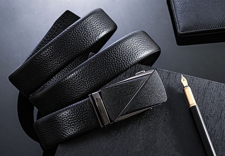 女人看包男人看腰的含义,女人看腰男人看肩