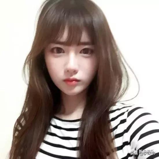 整容脸vs自然脸同龄女星对比,明明是整容脸却没被吐槽过