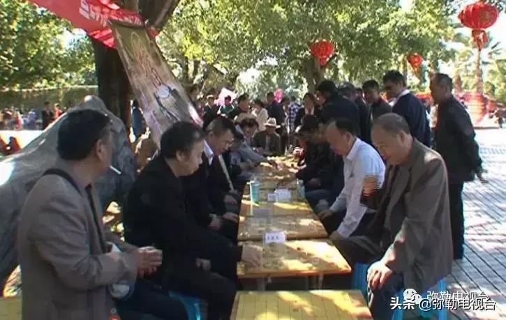 昆明弥勒人山人海,来弥勒玩人山人海