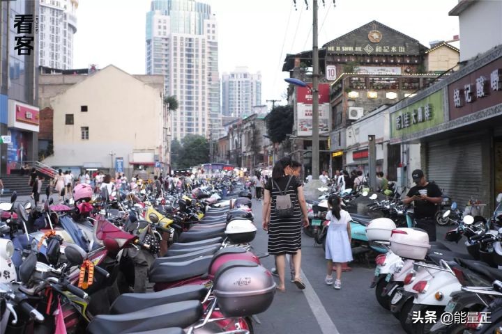 跑腿小哥的微信,跑腿小哥到底有多全能