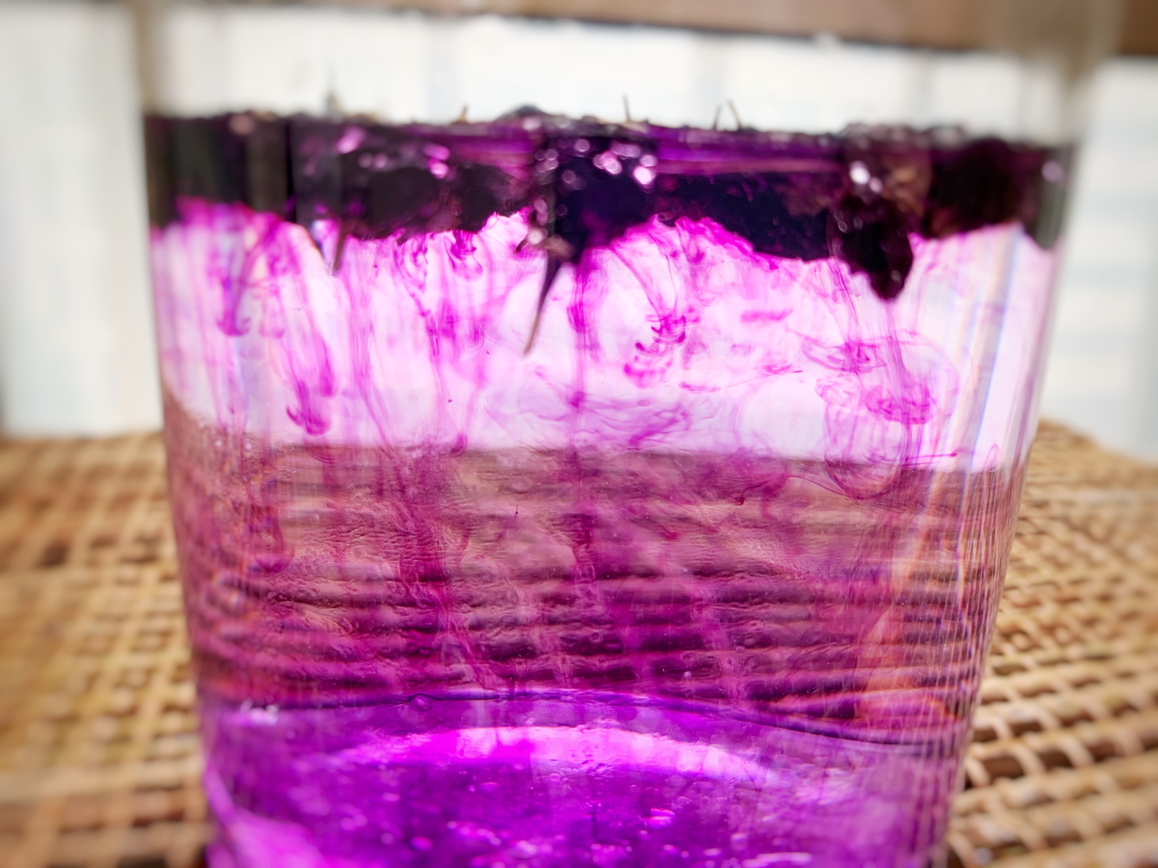 黑枸杞真假的鉴别方法和技巧,黑枸杞真假辨别最有效的方法