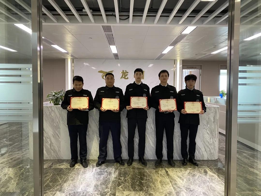 抗疫先锋保安卫士,保安协会慰问抗疫一线保安