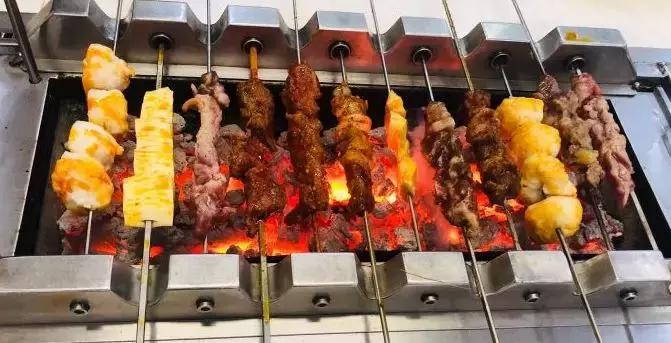 烧烤也能红遍金钻广场一条街,长春烧烤最有特色的烧烤店