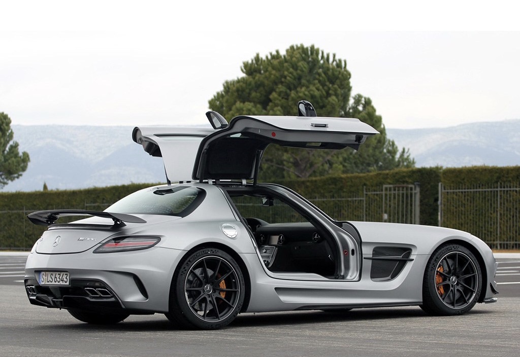 奔驰sls鸥翼门高燃视频,鸥翼门的绝唱奔驰slsamg