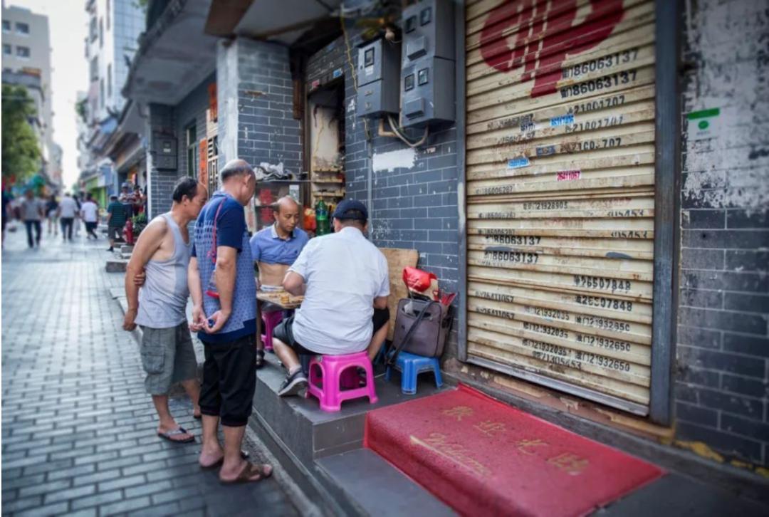 深圳花了17个月，“赶走了”居住在千年古城里的30000人