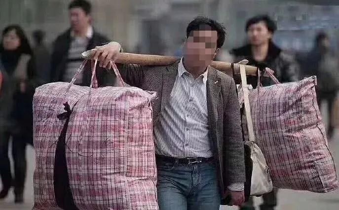 巴宝莉299购物袋,为什么巴宝莉最近这么便宜