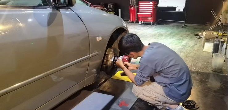 凌志is200改宽体,凌志is200跟250的区别