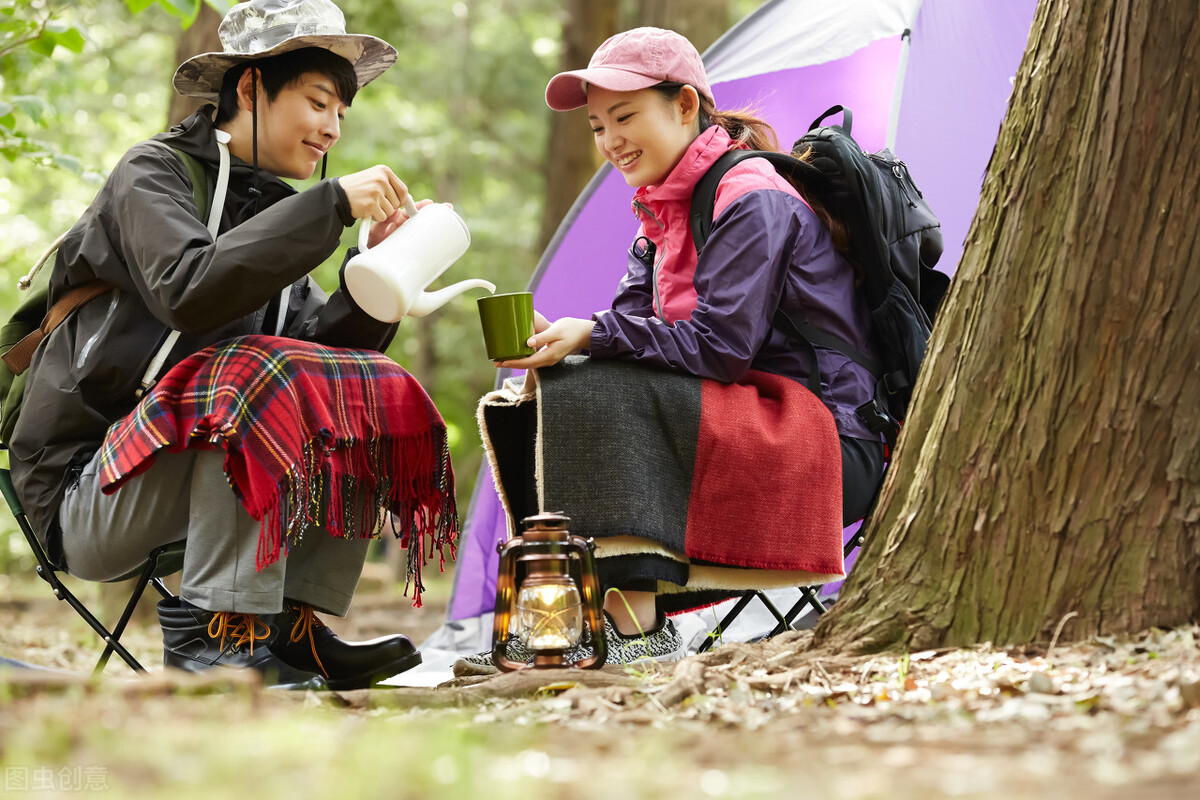 第一次约会聊些什么话题最好,第一次和女生出来约会谈的话题