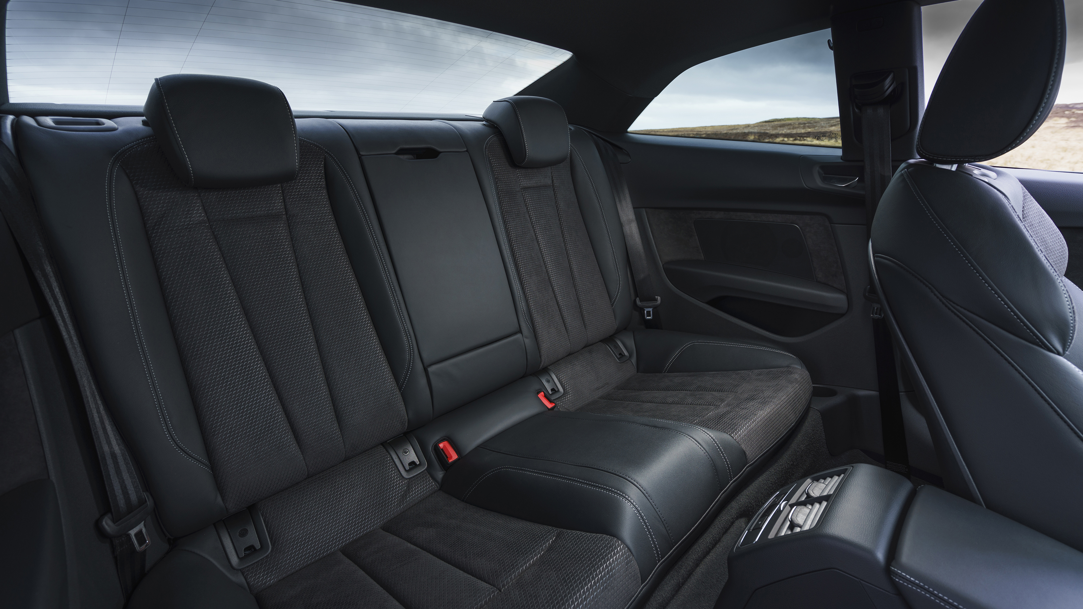 硬顶跑车奥迪a5,想要一辆省油省心空间大的家用车