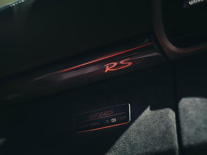 保时捷gttrs寡妇制造者,保时捷gt2rs赛道之王