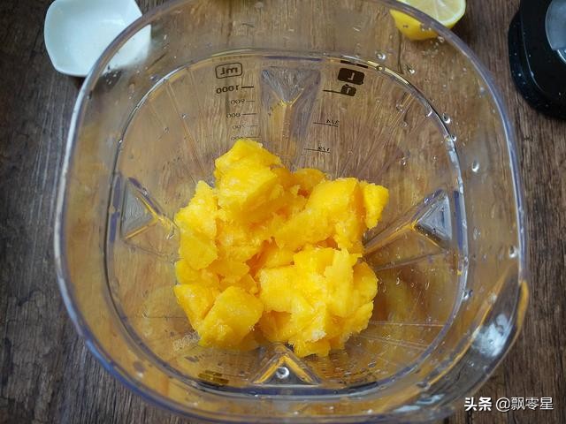 自制饮品芒果冰沙,芒果酸奶冰沙最好吃
