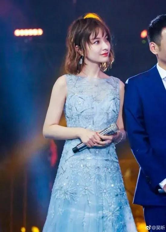 吴昕粗腿对比图,34岁的吴昕近照曝光