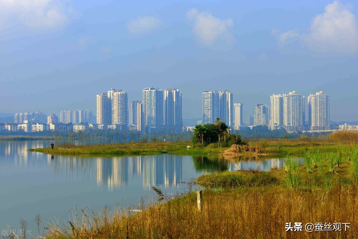 四川内江和遂宁市哪个好一点,四川南充对比自贡城市