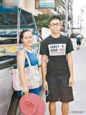 64岁“金轮法王”刘家辉与欧阳震华相聚，中风后因钱财与妻儿决裂