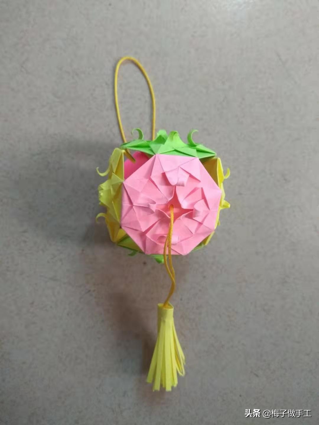 折纸简单又漂亮的过年小灯笼,简单折纸灯笼中秋节两三步完成